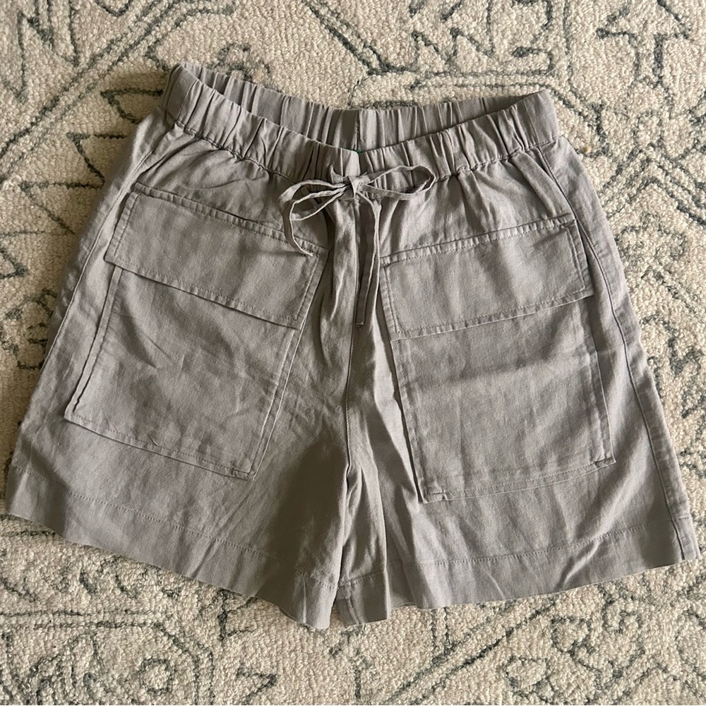 Imported grey linen shorts by United colors of Benetton Size S